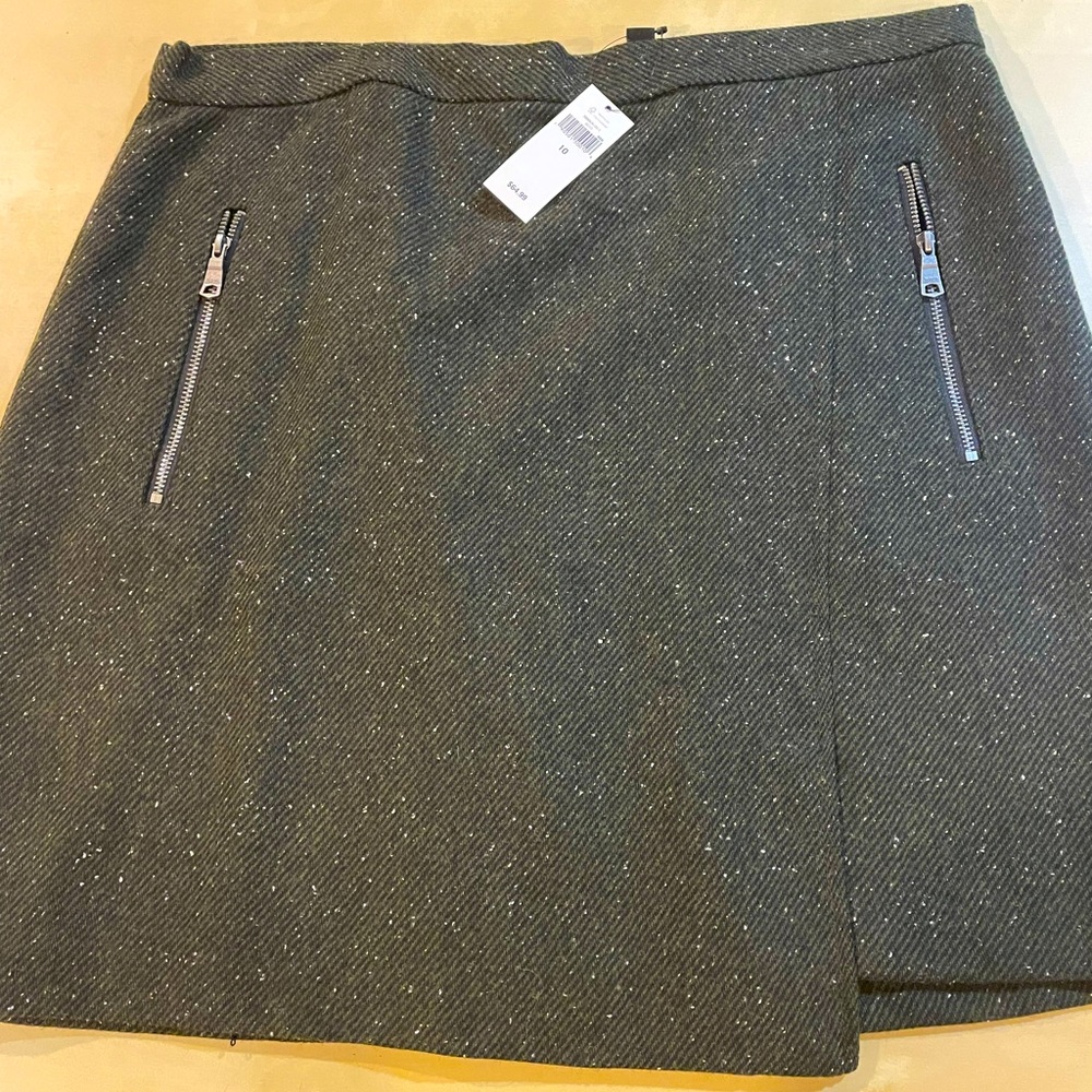 Brand new with tags banana republic skirt